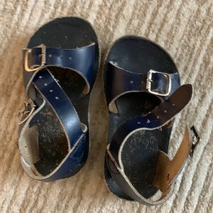 Hoyway navy sandals